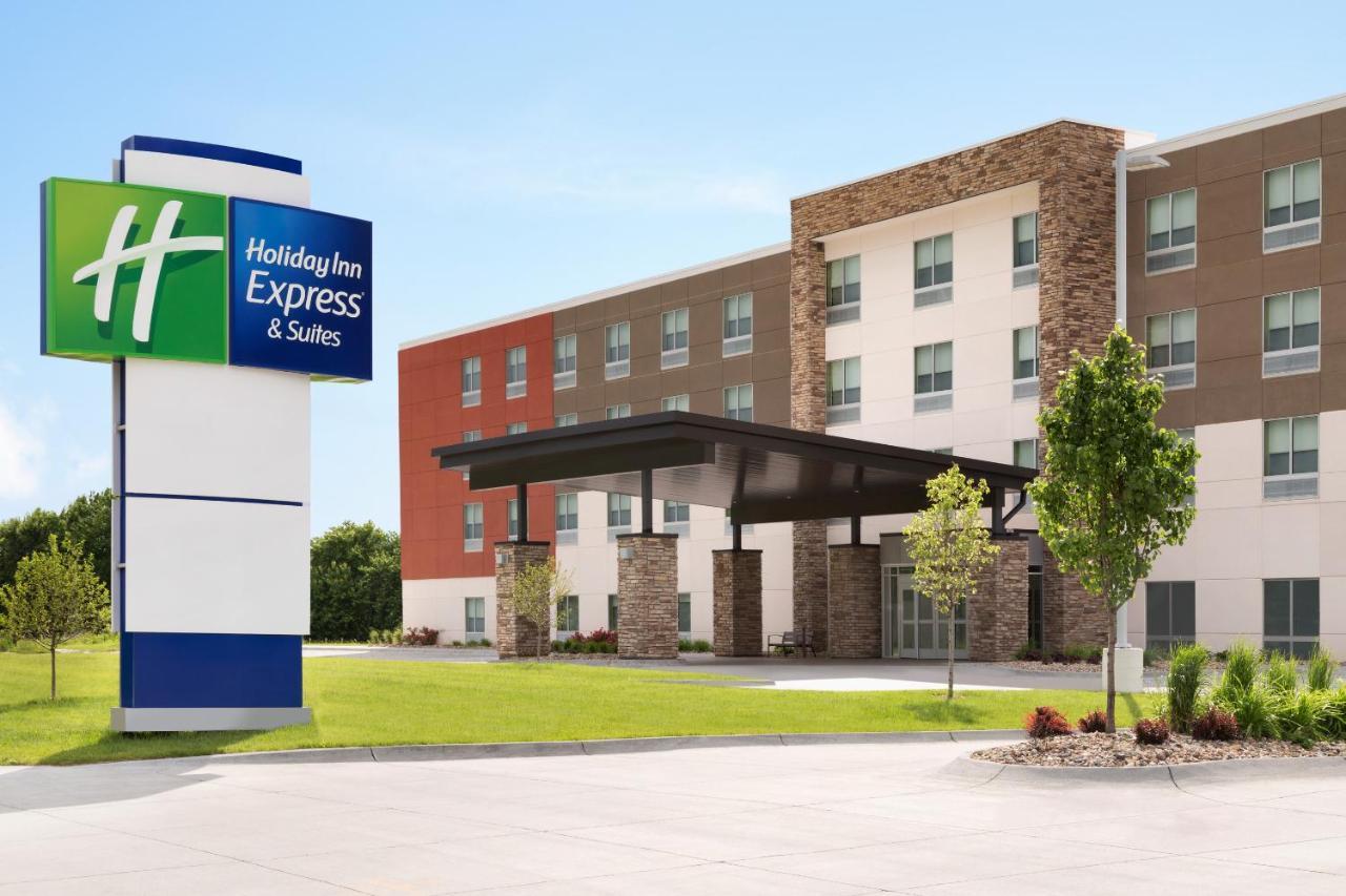 Holiday Inn Express & Suites - Milwaukee West Allis By Ihg Buitenkant foto