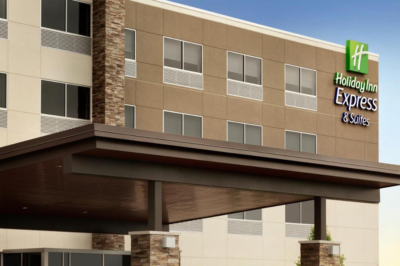 Holiday Inn Express & Suites - Milwaukee West Allis By Ihg Buitenkant foto