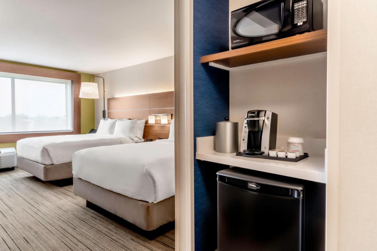Holiday Inn Express & Suites - Milwaukee West Allis By Ihg Buitenkant foto
