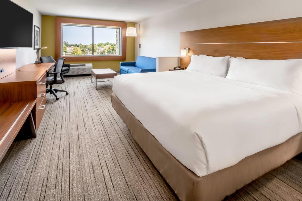 Holiday Inn Express & Suites - Milwaukee West Allis By Ihg Buitenkant foto