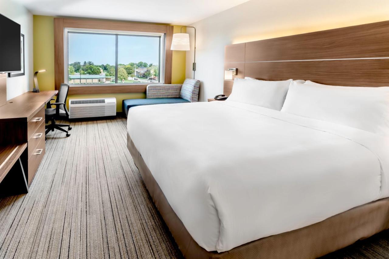 Holiday Inn Express & Suites - Milwaukee West Allis By Ihg Buitenkant foto
