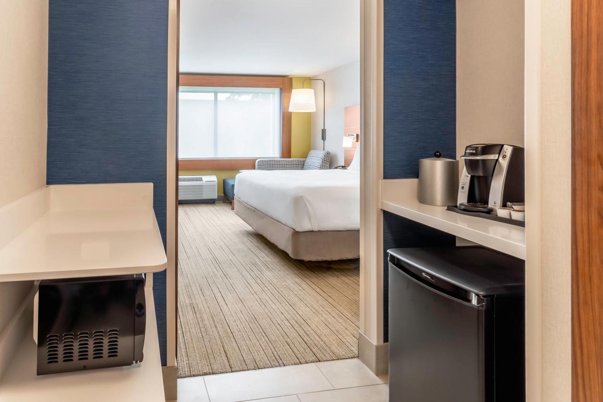 Holiday Inn Express & Suites - Milwaukee West Allis By Ihg Buitenkant foto